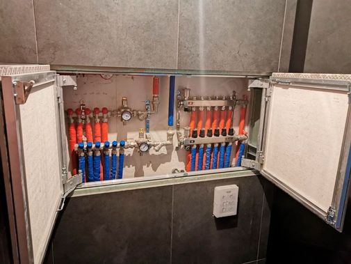 Люк под плитку Секрет 3.0, 2 створки 1050*500 Люк под плитку Секрет 3.0, 2 створки 1050*500